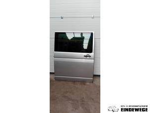 Used Sliding door, right Volkswagen Transporter T5 1.9 TDi Price € 393,75 Margin scheme offered by Auto- en demontagebedrijf Eindewege