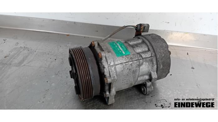 Usagé Pompe clim Volkswagen Transporter T5 1.9 TDi Prix € 78,50 Règlement à la marge proposé par Auto- en demontagebedrijf Eindewege