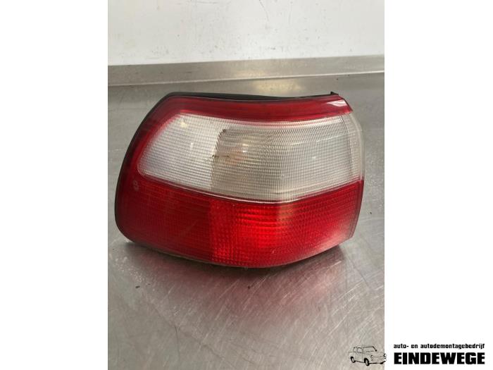 Taillight, left from a Opel Omega B (25/26/27) 2.2 16V 2000