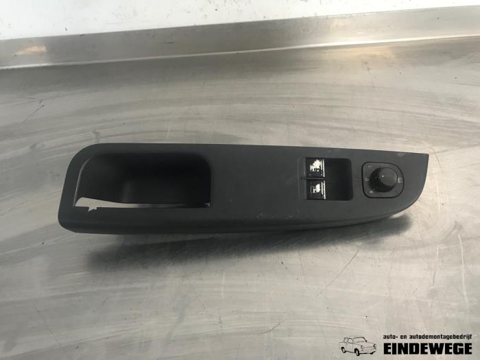Usados Interruptor combinado de ventanillas Volkswagen Golf V (1K1) 1.4 TSI 140 16V Precio € 15,00 Norma de margen ofrecido por Auto- en demontagebedrijf Eindewege