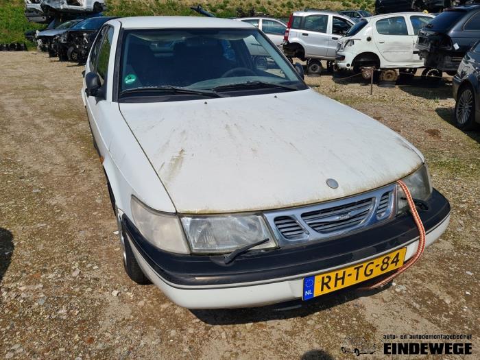 Używane Maska Saab 900 II 2.0 i,Si 16V Cena € 157,50 Procedura marży oferowane przez Auto- en demontagebedrijf Eindewege