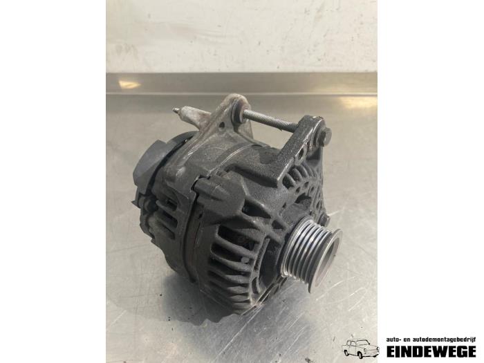 Gebrauchte Dynamo Volkswagen Golf V (1K1) 1.6 FSI 16V Preis € 35,00 Margenregelung angeboten von Auto- en demontagebedrijf Eindewege