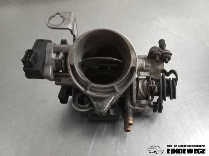 Usagé Boitier papillon BMW 3 serie Touring (E36/3) 320i 24V Prix € 40,00 Règlement à la marge proposé par Auto- en demontagebedrijf Eindewege