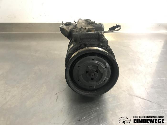 Usagé Compresseur de clim BMW 5 serie (E60) 523i 24V Prix € 157,50 Règlement à la marge proposé par Auto- en demontagebedrijf Eindewege