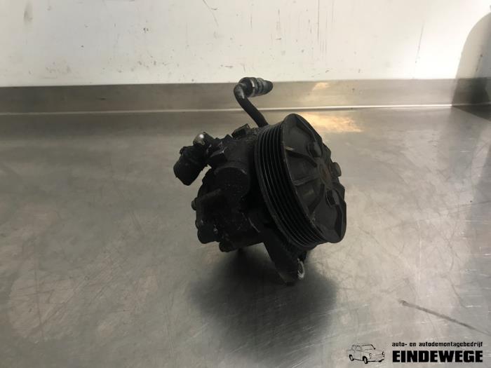 Usagé Pompe de direction BMW 5 serie (E60) 523i 24V Prix € 78,50 Règlement à la marge proposé par Auto- en demontagebedrijf Eindewege