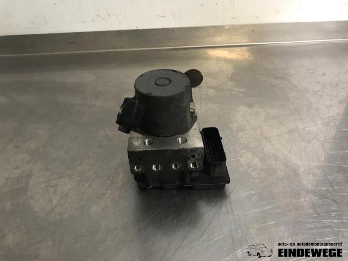 Usagé Pompe ABS BMW 5 serie (E60) 523i 24V Prix € 52,50 Règlement à la marge proposé par Auto- en demontagebedrijf Eindewege