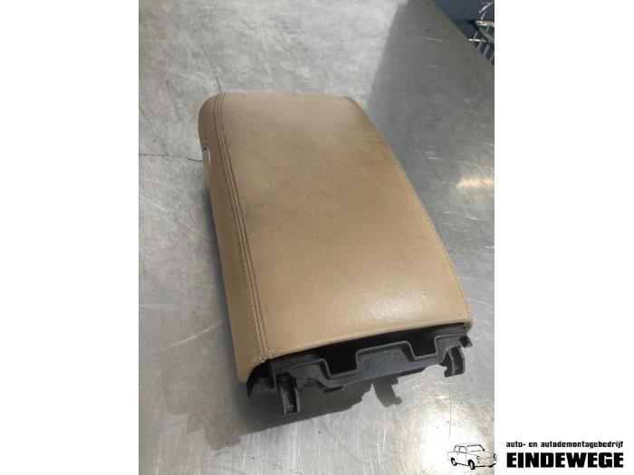 Begagnade Armstöd Mercedes CLS AMG (C219) 5.4 55 AMG V8 24V Pris € 40,00 Marginaltabell erbjuds av Auto- en demontagebedrijf Eindewege