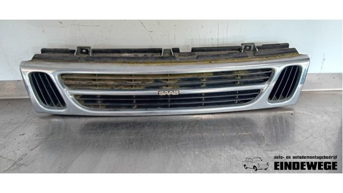 Używane Grill Saab 9000 CS 2.3i 16V CSE Cena € 35,00 Procedura marży oferowane przez Auto- en demontagebedrijf Eindewege
