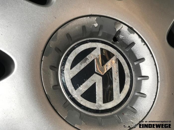 Hjuluppsättning + däck från en Volkswagen Polo IV (9N1/2/3) 1.4 TDI 70 2005