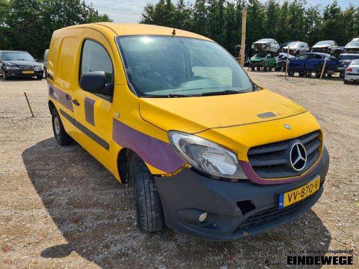 Używane Przód kompletny Mercedes Citan (415.6) 1.5 108 CDI Cena € 1.050,00 Procedura marży oferowane przez Auto- en demontagebedrijf Eindewege
