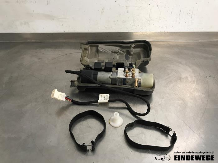 Używane Silnik dachu cabrio Peugeot 206 CC (2D) 1.6 16V Cena € 78,50 Procedura marży oferowane przez Auto- en demontagebedrijf Eindewege