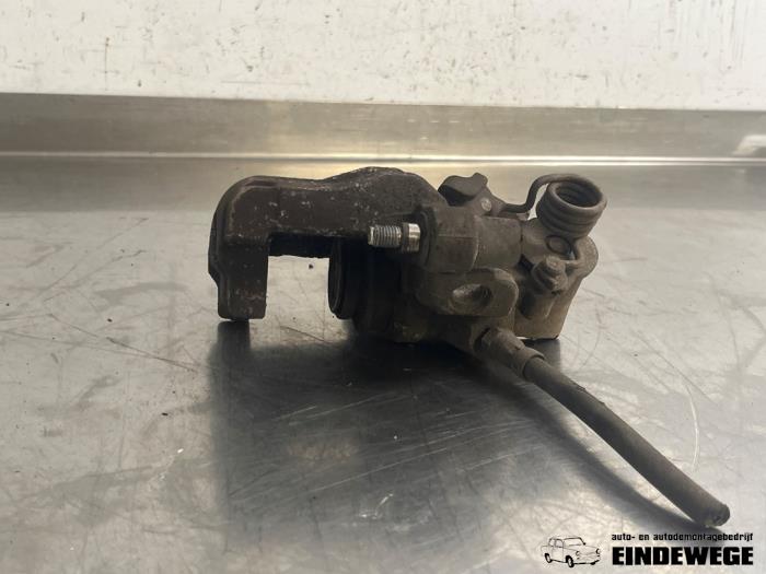Gebrauchte Bremszange rechts hinten Volvo C30 (EK/MK) 1.6 D 16V Preis € 30,00 Margenregelung angeboten von Auto- en demontagebedrijf Eindewege