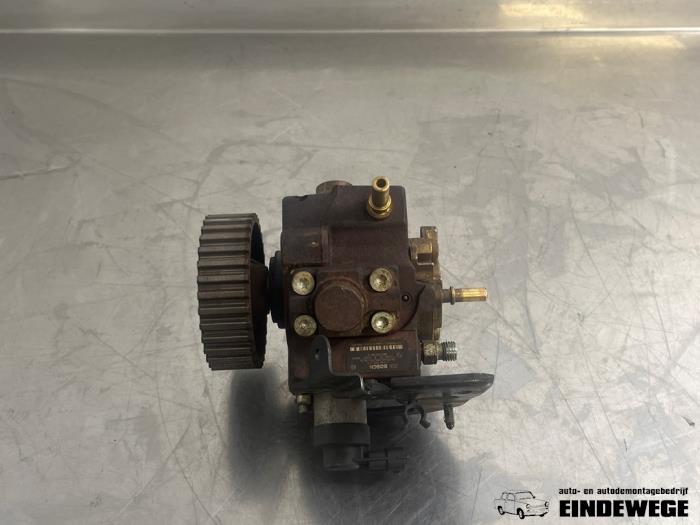 Begagnade Högtryckspump Volvo C30 (EK/MK) 1.6 D 16V Pris € 105,00 Marginaltabell erbjuds av Auto- en demontagebedrijf Eindewege