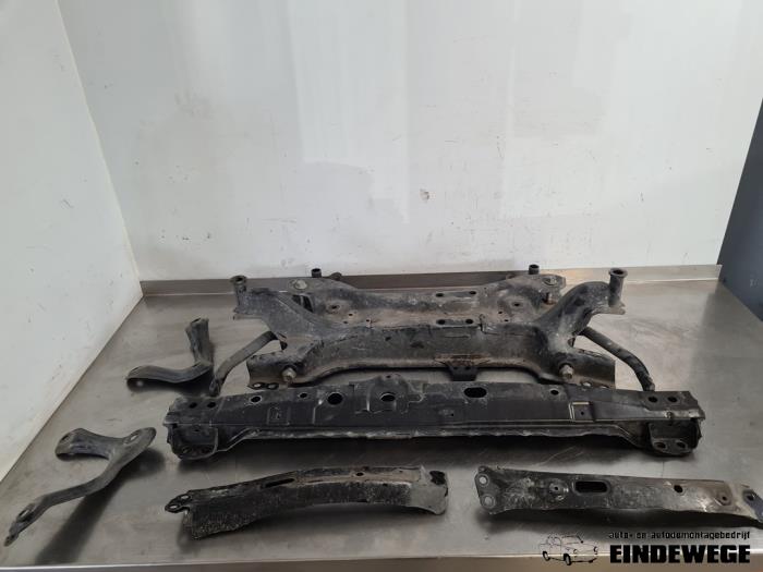 Usados Subchasis Lexus NX I (Z1) 300h 2.5 16V 4x4 Precio € 262,50 Norma de margen ofrecido por Auto- en demontagebedrijf Eindewege
