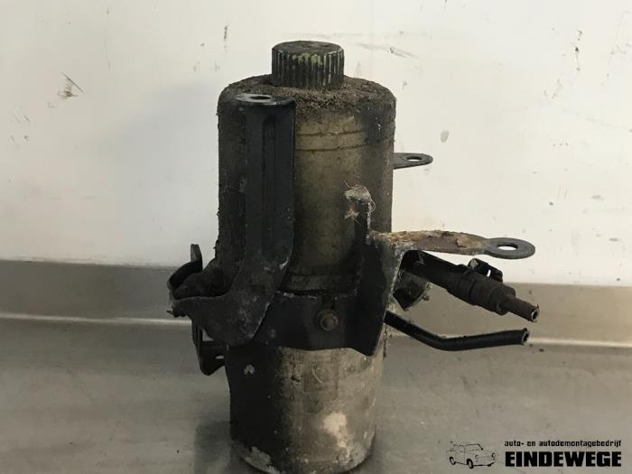 Used Power steering pump Skoda Fabia (6Y2) 1.2 HTTP Price € 65,00 Margin scheme offered by Auto- en demontagebedrijf Eindewege