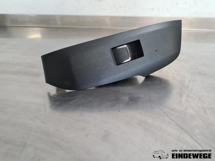 Usados Interruptor de ventanilla eléctrica Lexus NX I (Z1) 300h 2.5 16V 4x4 Precio € 26,25 Norma de margen ofrecido por Auto- en demontagebedrijf Eindewege