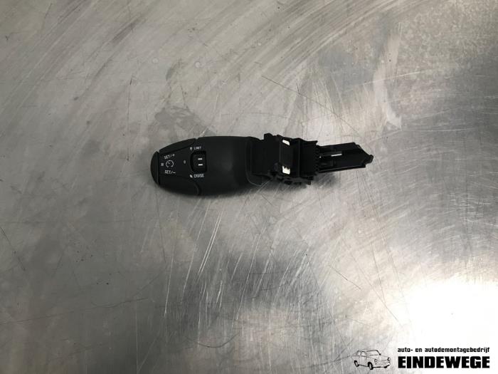 Używane Obsluga tempomatu Peugeot 307 (3A/C/D) 1.6 16V Cena € 15,00 Procedura marży oferowane przez Auto- en demontagebedrijf Eindewege