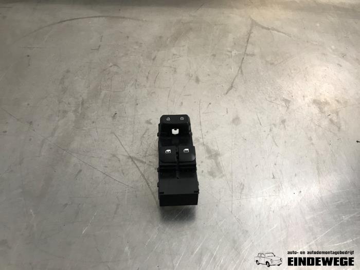 Usados Interruptor combinado de ventanillas Kia Picanto (JA) 1.0 12V Precio € 30,00 Norma de margen ofrecido por Auto- en demontagebedrijf Eindewege