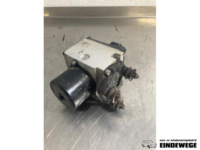 Begagnade ABS-pump Volkswagen Passat (3C2) 2.0 FSI 16V Pris € 52,50 Marginaltabell erbjuds av Auto- en demontagebedrijf Eindewege