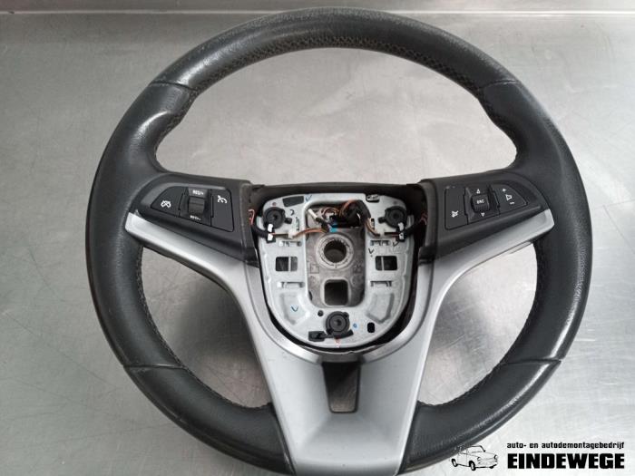 Begagnade Ratt Chevrolet Cruze (305) 1.8 16V VVT Pris € 52,50 Marginaltabell erbjuds av Auto- en demontagebedrijf Eindewege