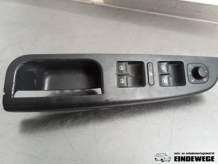 Usados Interruptor combinado de ventanillas Volkswagen Golf V Variant (1K5) 1.4 TSI 122 16V Precio € 15,00 Norma de margen ofrecido por Auto- en demontagebedrijf Eindewege