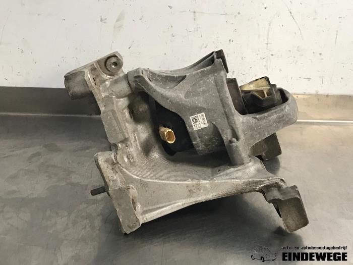 Usagé Support moteur Audi A5 Sportback (F5A/F5F) 2.0 TDI 16V Quattro Prix € 105,00 Règlement à la marge proposé par Auto- en demontagebedrijf Eindewege