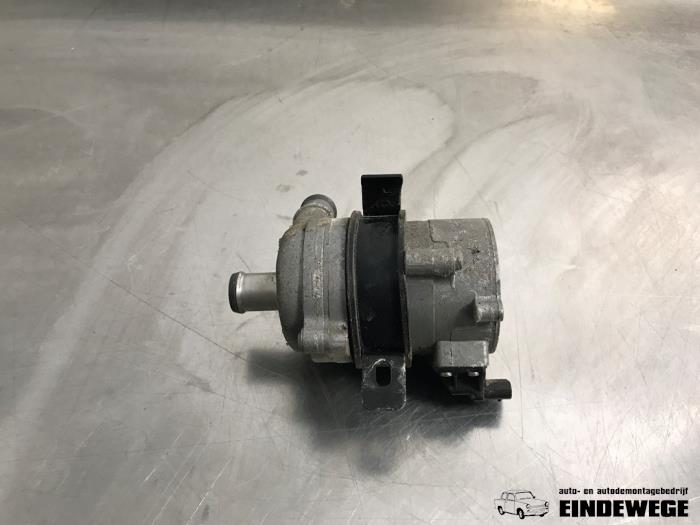 Begagnade Extra vattenpump Audi A5 Sportback (F5A/F5F) 2.0 TDI 16V Quattro Pris € 105,00 Marginaltabell erbjuds av Auto- en demontagebedrijf Eindewege