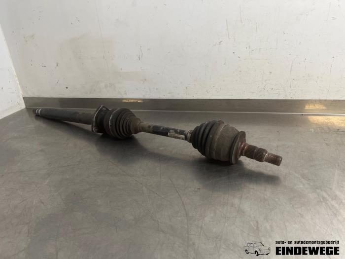 Used Front drive shaft, right Opel Zafira Tourer (P12) 2.0 CDTI 16V 110 Ecotec Price € 38,50 Margin scheme offered by Auto- en demontagebedrijf Eindewege