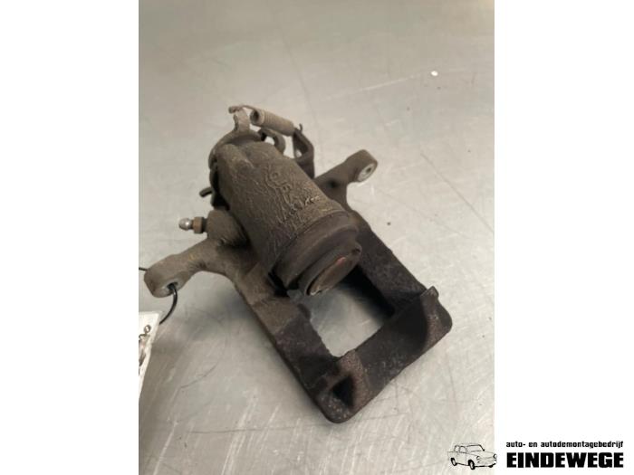 Gebrauchte Bremszange rechts hinten Opel Astra J (PC6/PD6/PE6/PF6) 1.6 16V Ecotec Preis € 35,00 Margenregelung angeboten von Auto- en demontagebedrijf Eindewege