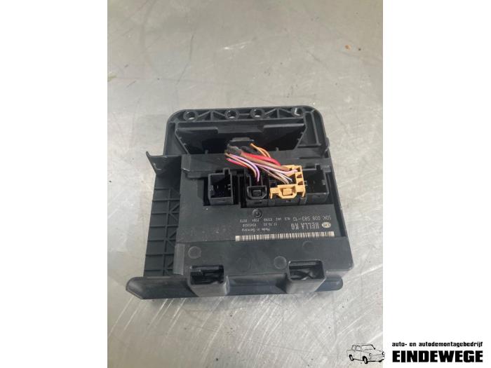 Begagnade Komfortmodul Volkswagen Golf V (1K1) 1.6 FSI 16V Pris € 30,00 Marginaltabell erbjuds av Auto- en demontagebedrijf Eindewege