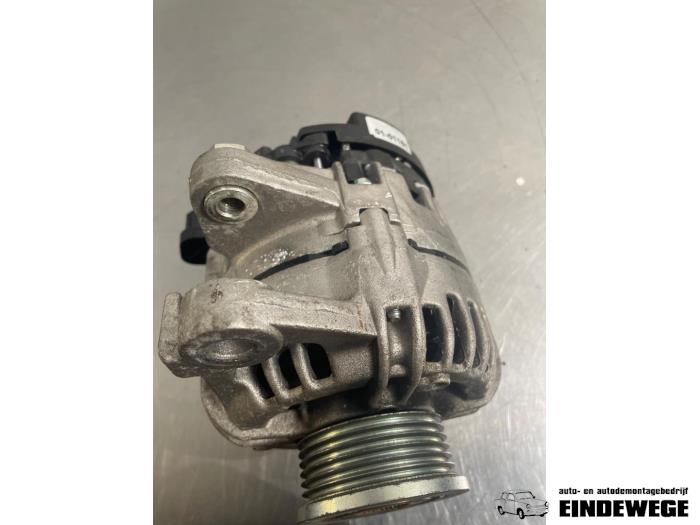 Dynamo van een Toyota Yaris II (P9) 1.4 D-4D 2008