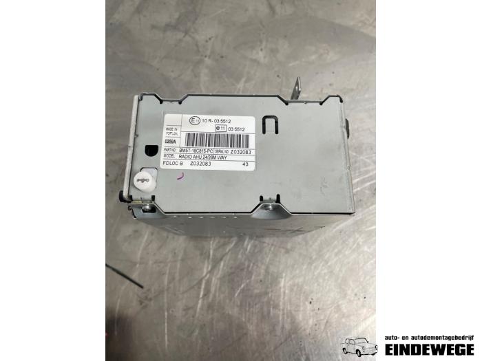 Używane Radioodtwarzacz CD Ford B-Max (JK8) 1.0 EcoBoost 12V 100 Cena € 105,00 Procedura marży oferowane przez Auto- en demontagebedrijf Eindewege