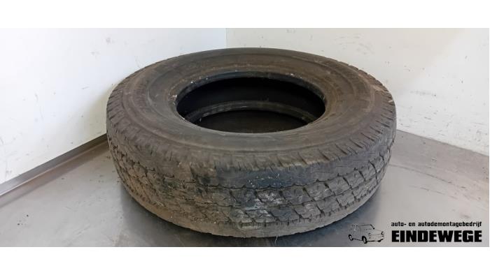 Używane Opona Cena na żądanie oferowane przez Auto- en demontagebedrijf Eindewege