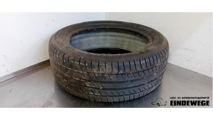 Używane Opona Cena na żądanie oferowane przez Auto- en demontagebedrijf Eindewege