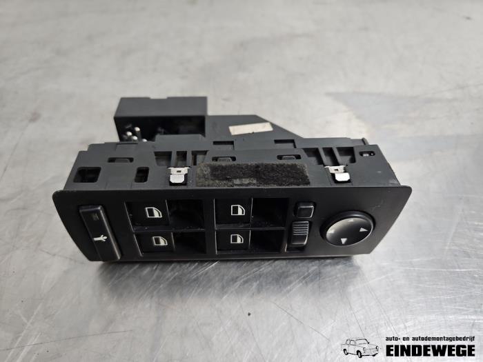Usados Interruptor combinado de ventanillas BMW X5 (E53) 3.0 24V Precio € 48,50 Norma de margen ofrecido por Auto- en demontagebedrijf Eindewege