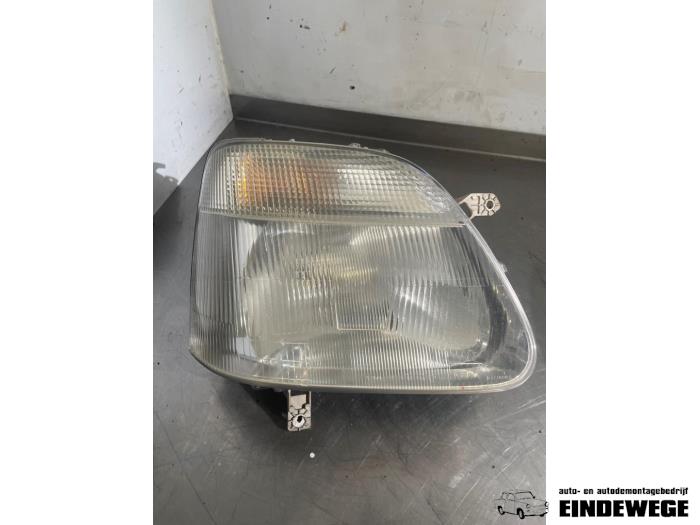 Używane Reflektor prawy Suzuki Wagon-R+ (RB) 1.3 16V Cena € 20,00 Procedura marży oferowane przez Auto- en demontagebedrijf Eindewege