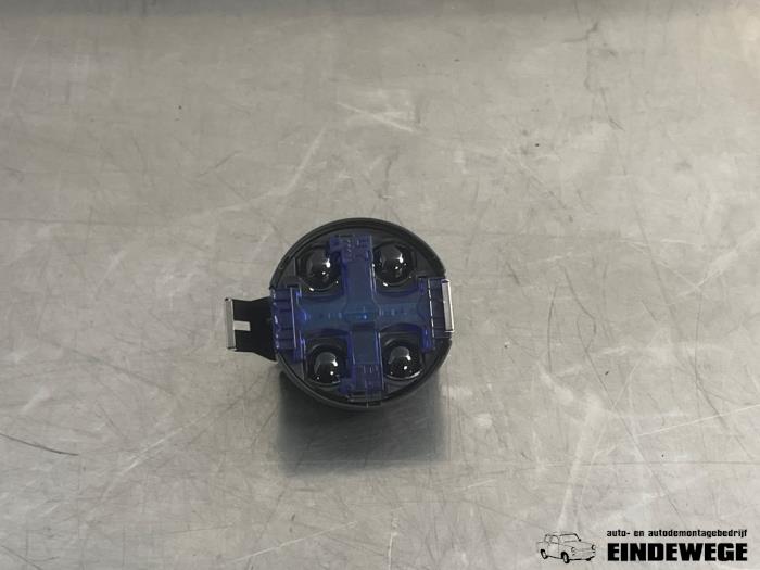 Begagnade Regnsensor Mitsubishi Attrage (A1) 1.2 12V Pris € 20,00 Marginaltabell erbjuds av Auto- en demontagebedrijf Eindewege
