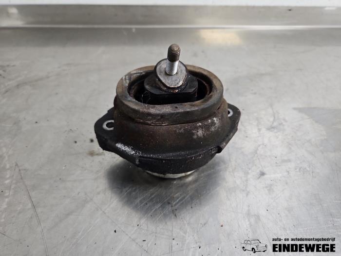 Used Engine mount BMW X5 (E53) 3.0 24V Price € 20,00 Margin scheme offered by Auto- en demontagebedrijf Eindewege