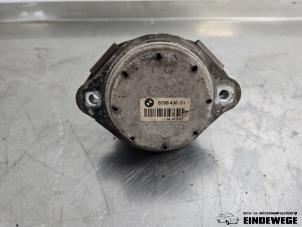 Engine mount from a BMW X5 (E53) 3.0 24V 2002