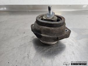 Engine mount from a BMW X5 (E53) 3.0 24V 2002