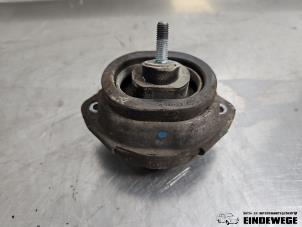 Engine mount from a BMW X5 (E53) 3.0 24V 2002