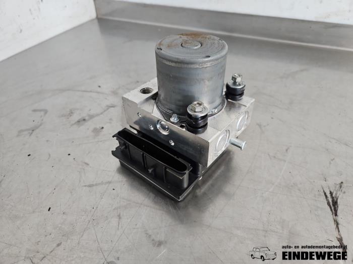 Gebrauchte ABS Pumpe Landrover Discovery III (LAA/TAA) 2.7 TD V6 Preis € 105,00 Margenregelung angeboten von Auto- en demontagebedrijf Eindewege
