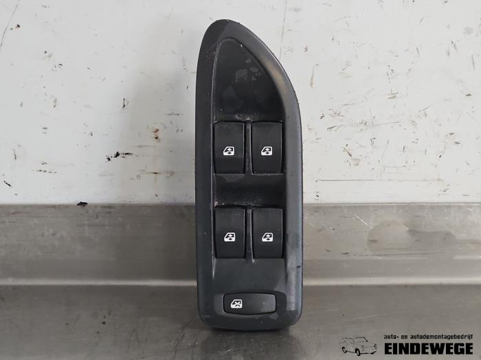 Usados Interruptor combinado de ventanillas Renault Laguna II (BG) 2.0 16V Precio € 25,00 Norma de margen ofrecido por Auto- en demontagebedrijf Eindewege