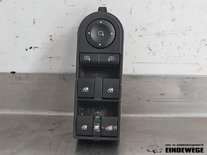 Usados Interruptor combinado de ventanillas Opel Zafira (M75) 1.6 16V Precio € 30,00 Norma de margen ofrecido por Auto- en demontagebedrijf Eindewege
