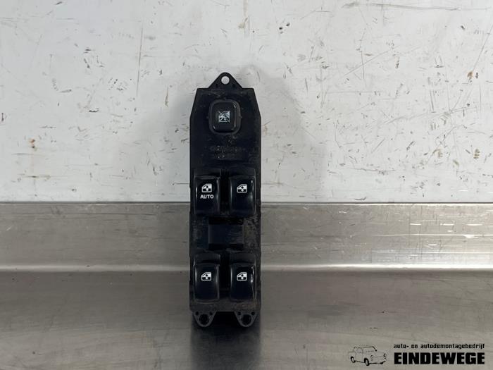Usados Interruptor combinado de ventanillas Chevrolet Rezzo 1.6 16V Precio € 15,00 Norma de margen ofrecido por Auto- en demontagebedrijf Eindewege