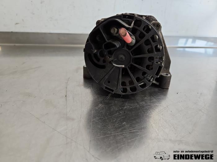 Dynamo van een Fiat Punto II (188) 1.4 16V 2005
