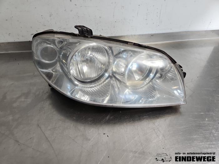 Używane Reflektor prawy Fiat Punto II (188) 1.4 16V Cena € 25,00 Procedura marży oferowane przez Auto- en demontagebedrijf Eindewege
