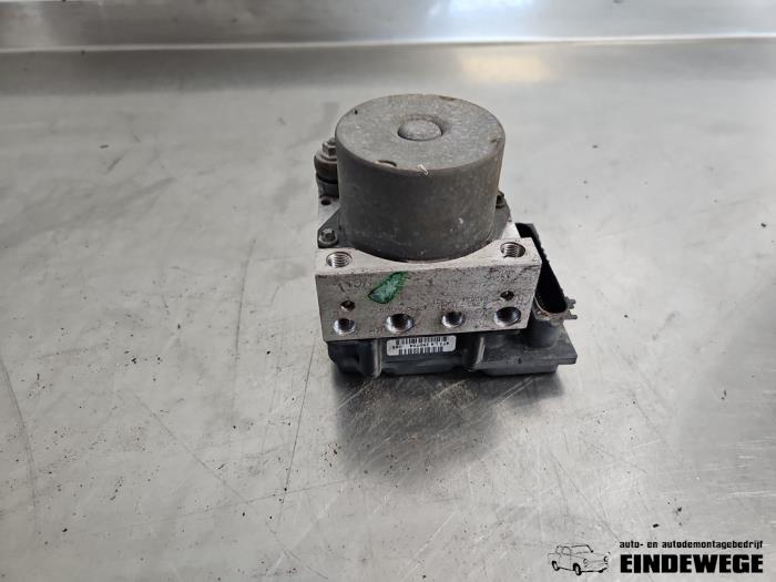 Usagé Bloc ABS Nissan Micra (K12) 1.2 16V Prix € 45,00 Règlement à la marge proposé par Auto- en demontagebedrijf Eindewege