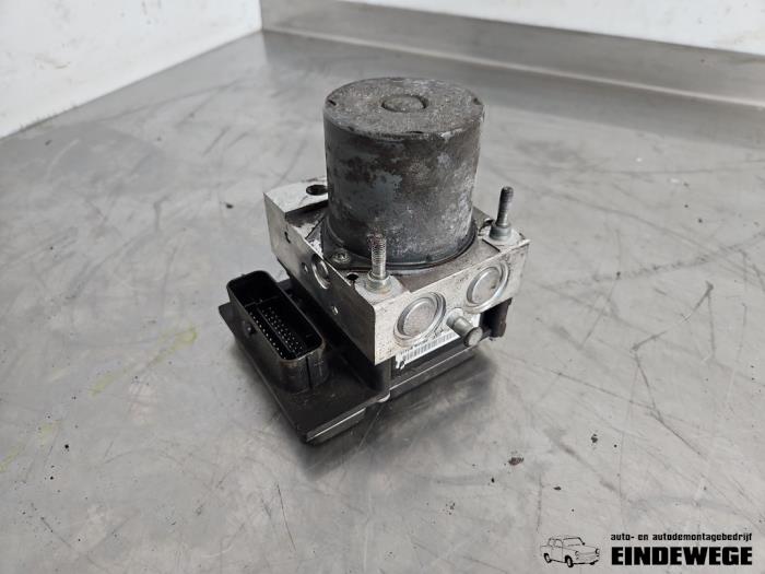 Usagé Pompe ABS Audi A6 (C6) 2.4 V6 24V Prix € 78,50 Règlement à la marge proposé par Auto- en demontagebedrijf Eindewege