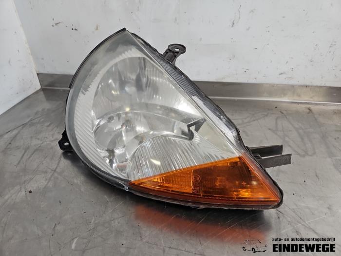 Używane Reflektor lewy Ford Ka I 1.3i Cena € 25,00 Procedura marży oferowane przez Auto- en demontagebedrijf Eindewege